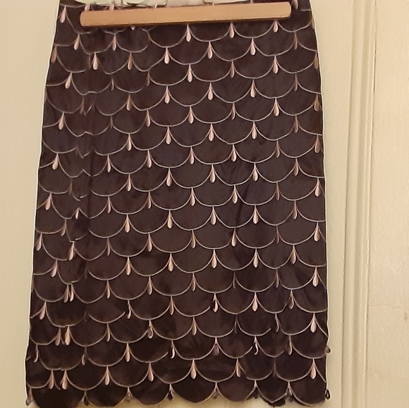 Patterned Skirt With Small Crystals - Picture 1 of 4